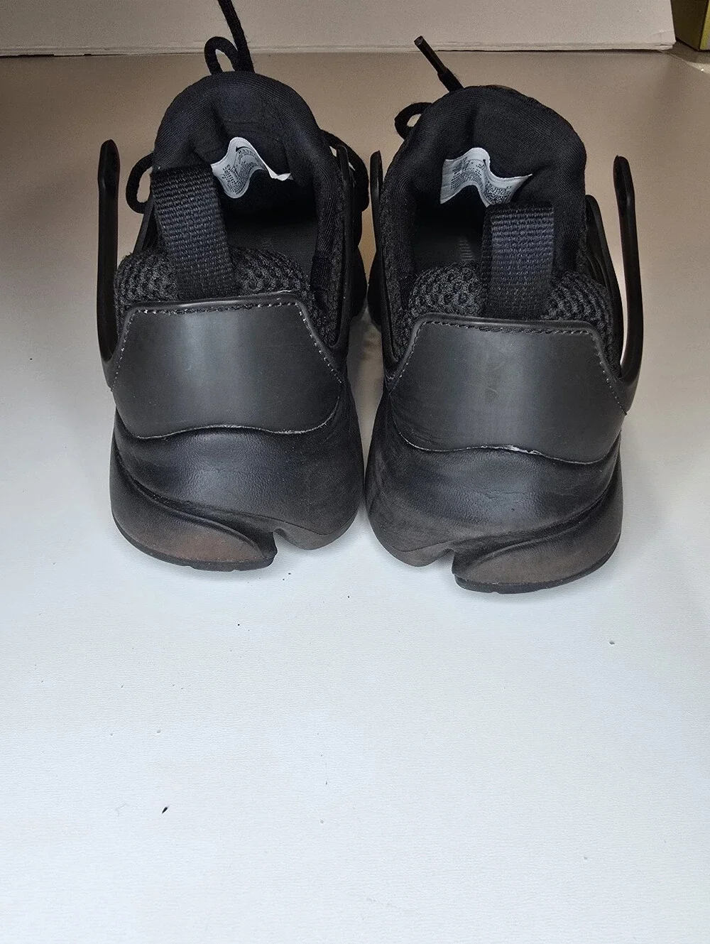 Nike Air Presto Triple Black sneakers, Grade School size 6Y, style 833875-003